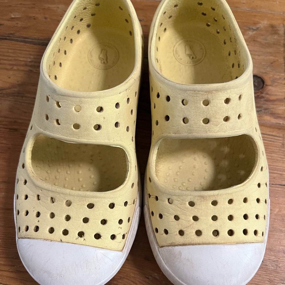 Native Jefferson Juniper shoe - size C-10